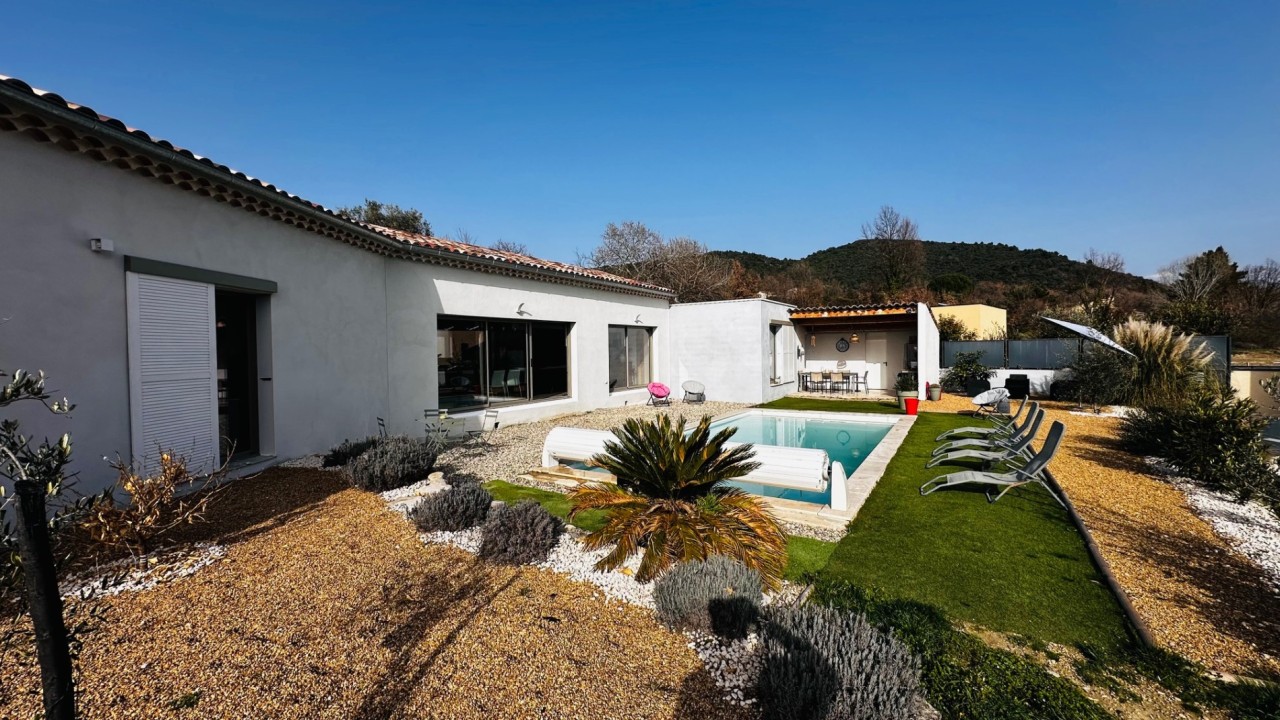 A VENDRE - MOLLANS- VILLA PLAIN-PIED-157M²- T8- 4CHAMBRES- PISCINE 4X9 - VUE DEGAGEE- - TERRAIN 1245M² -600 000€
