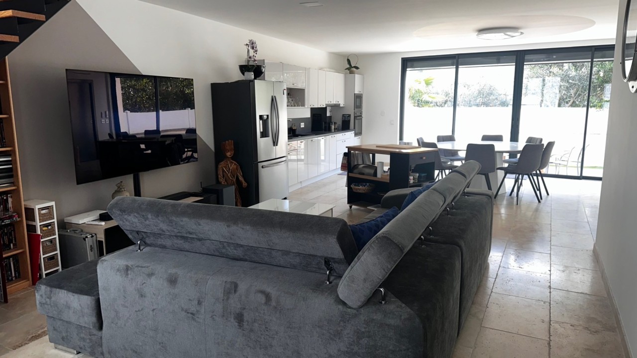 A VENDRE-BUIS LES BARONNIES-REF 378 - MAISON DE VILLAGE- RENOVEE AVEC GOÛT-T5-151M²- 4 CHAMBRES-330000€